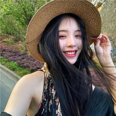 她与她的自画像